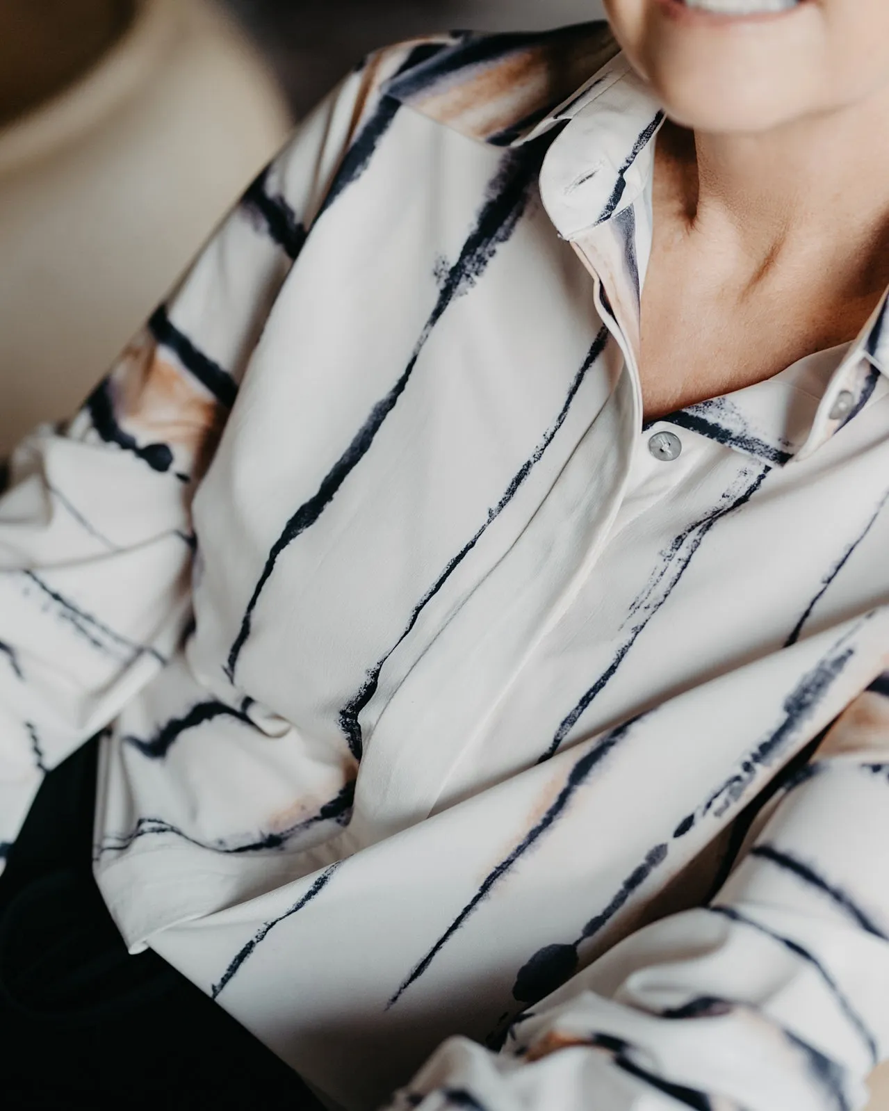 Elle Classic Shirt | Smudge Linear