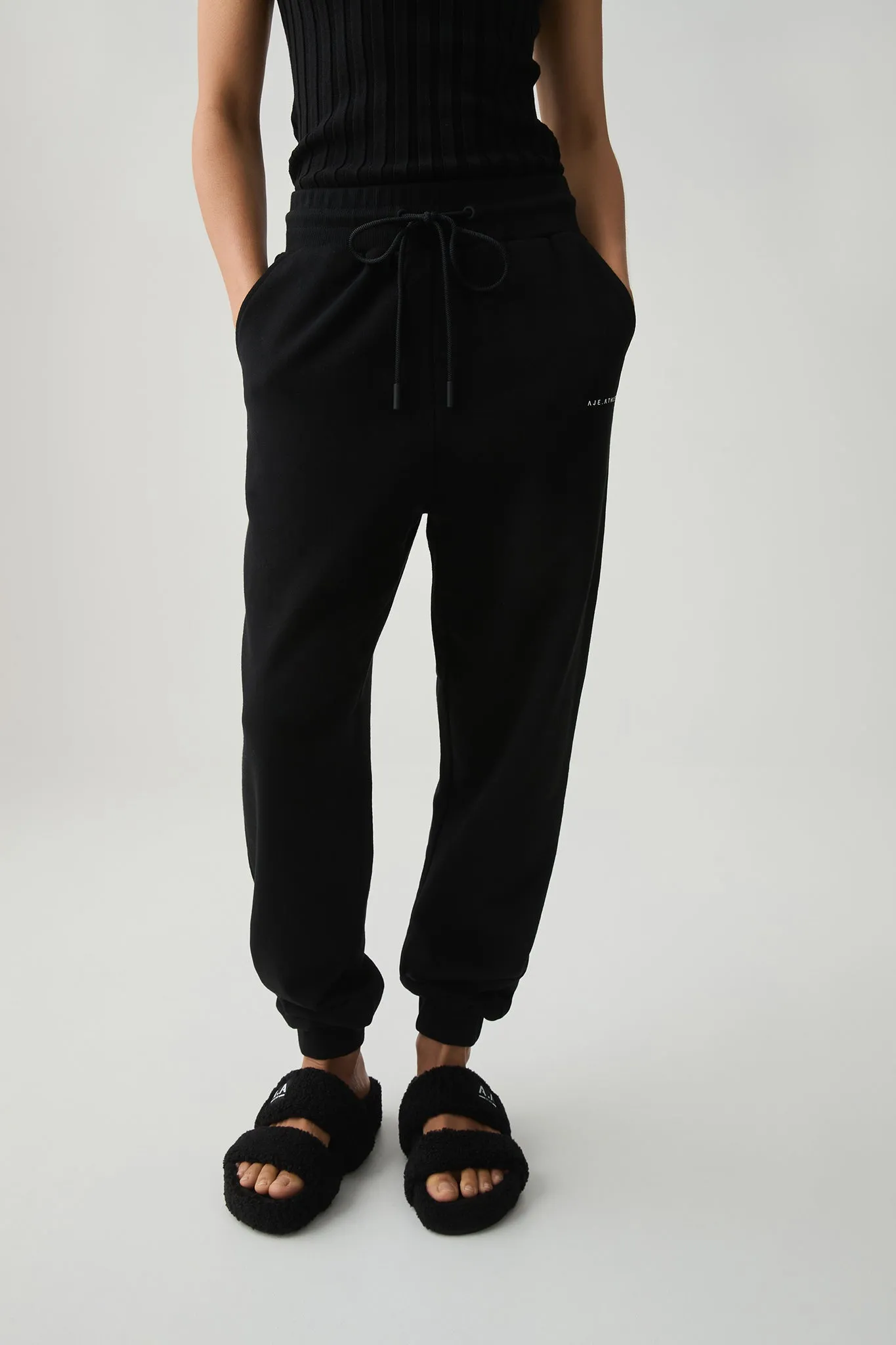 Relaxed Trackpant 508